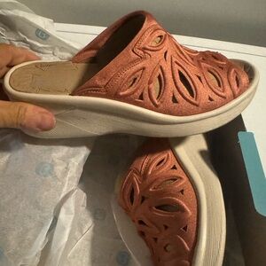 Bzees Coral Open-Toe Mules